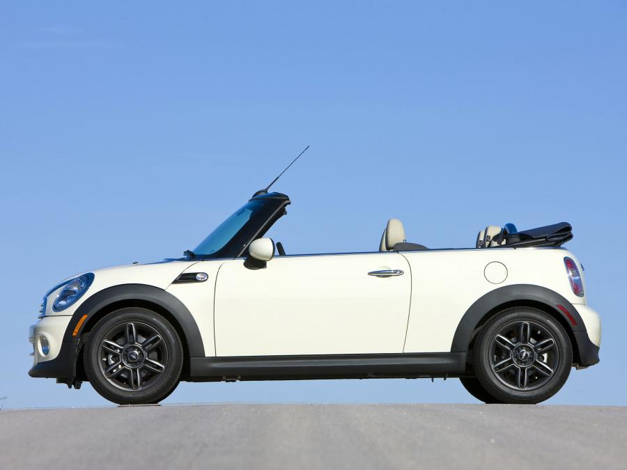  Mini Cooper Cabrio 2010 года  (US) (фото 22 из 30)